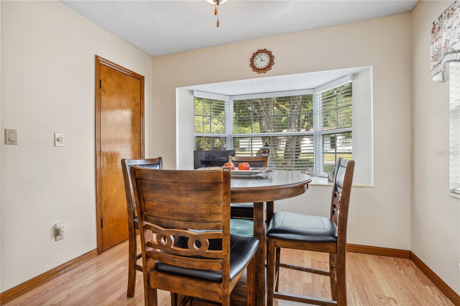 Image 14 of 33 For 360 Pineview Street