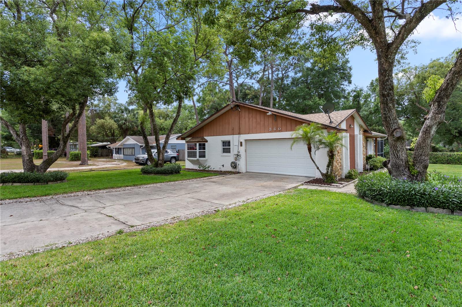 Image 2 of 33 For 360 Pineview Street