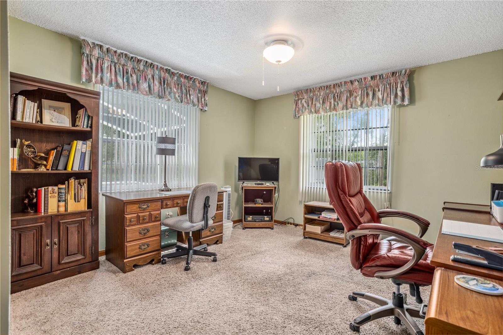Image 21 of 33 For 360 Pineview Street