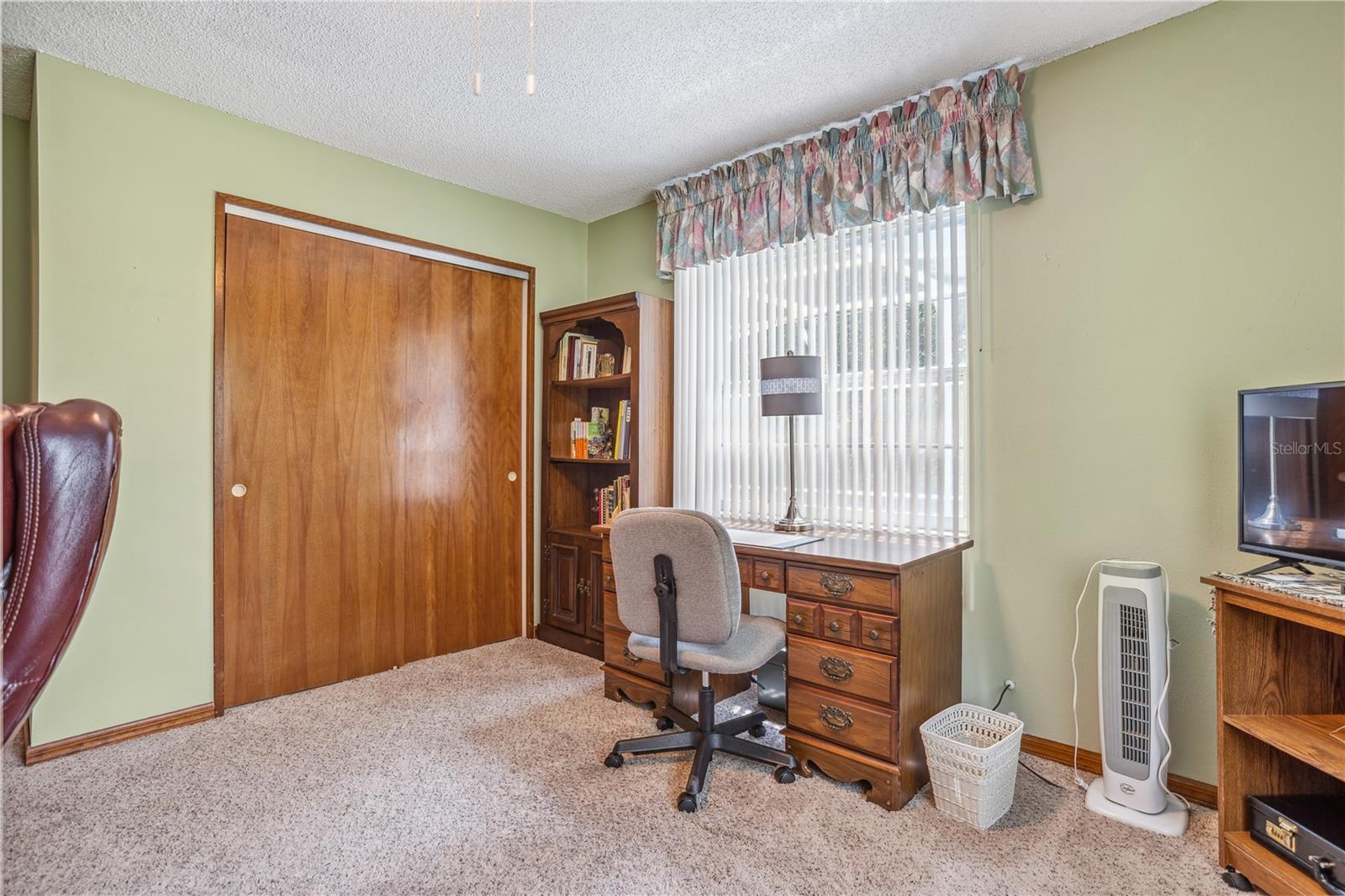 Image 22 of 33 For 360 Pineview Street