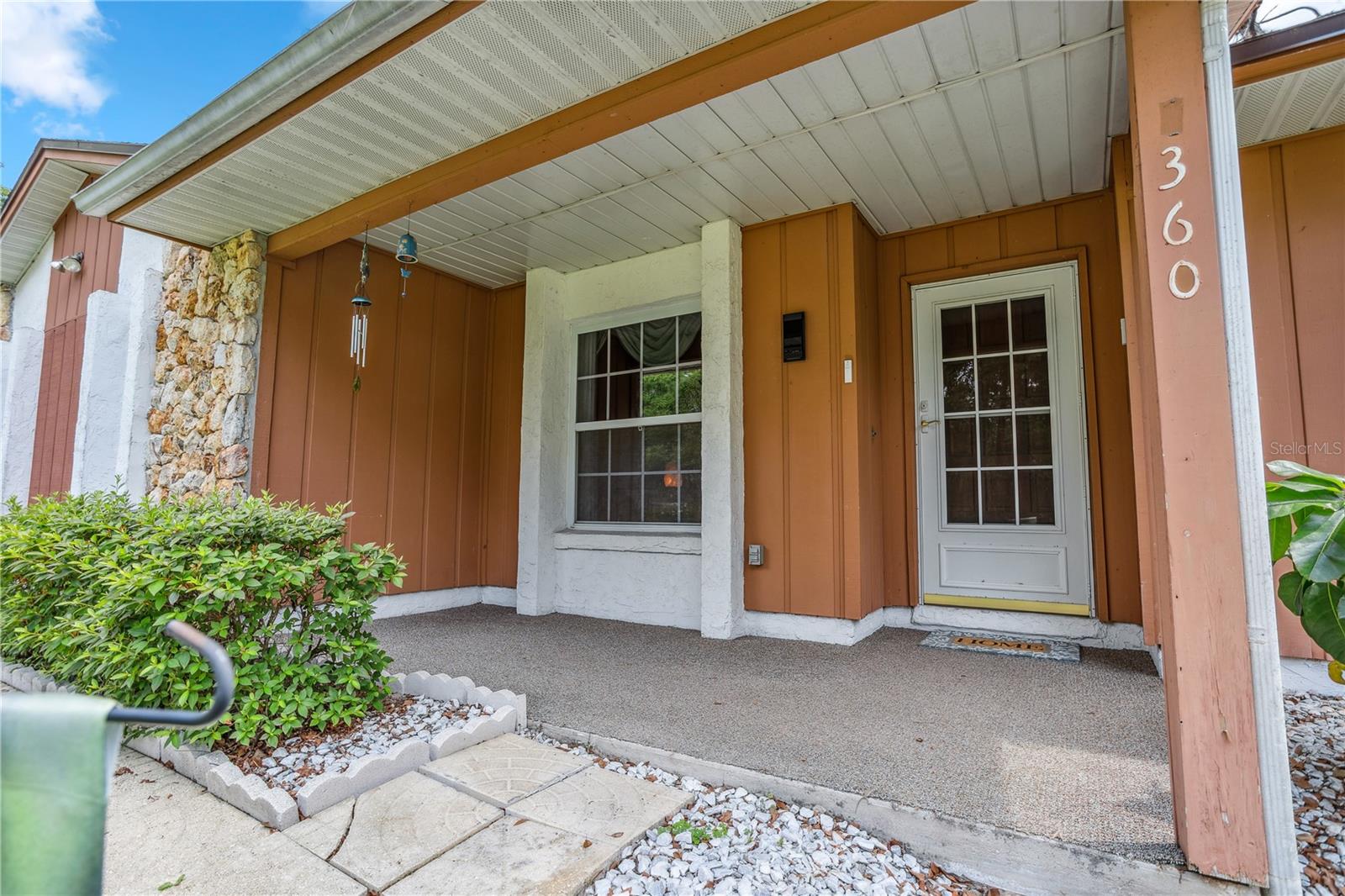 Image 3 of 33 For 360 Pineview Street