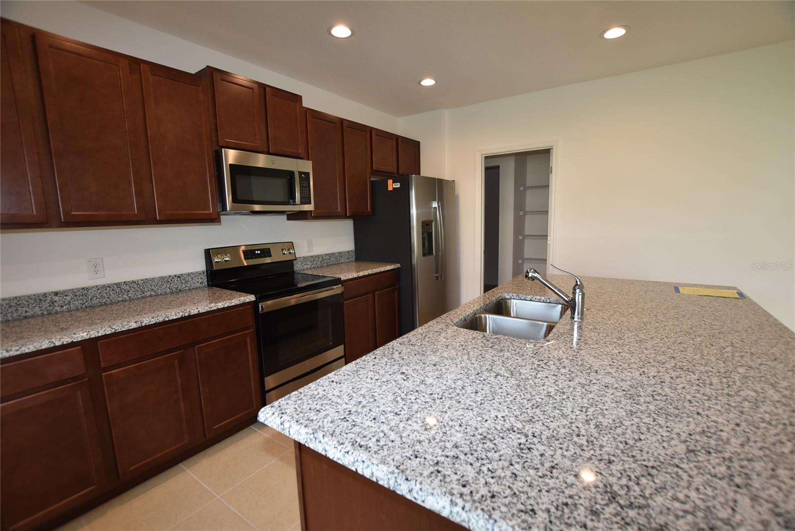 Image 4 of 32 For 9365 St Therese Street