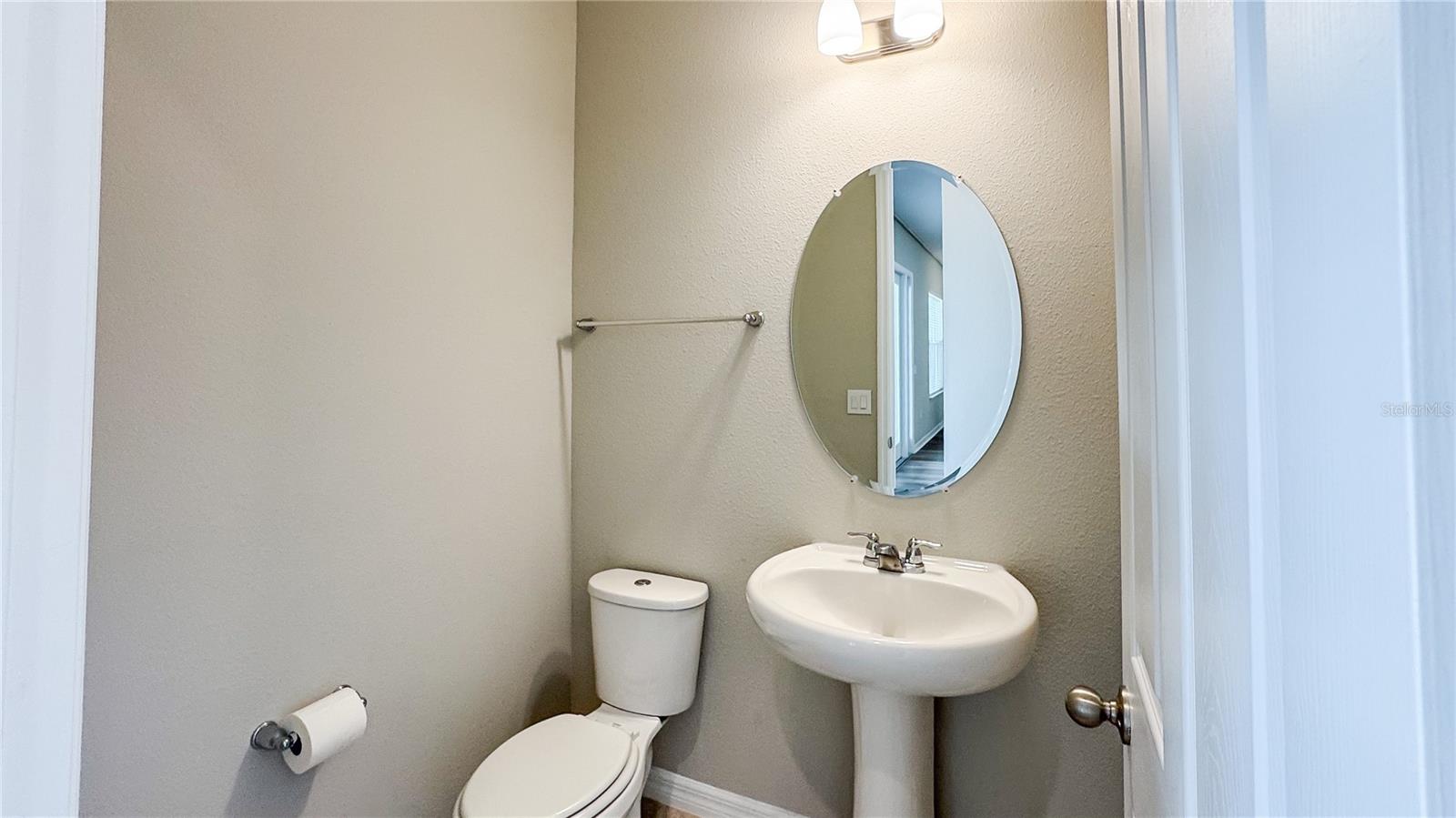 Image 15 of 29 For 9917 Summerlake Groves Street