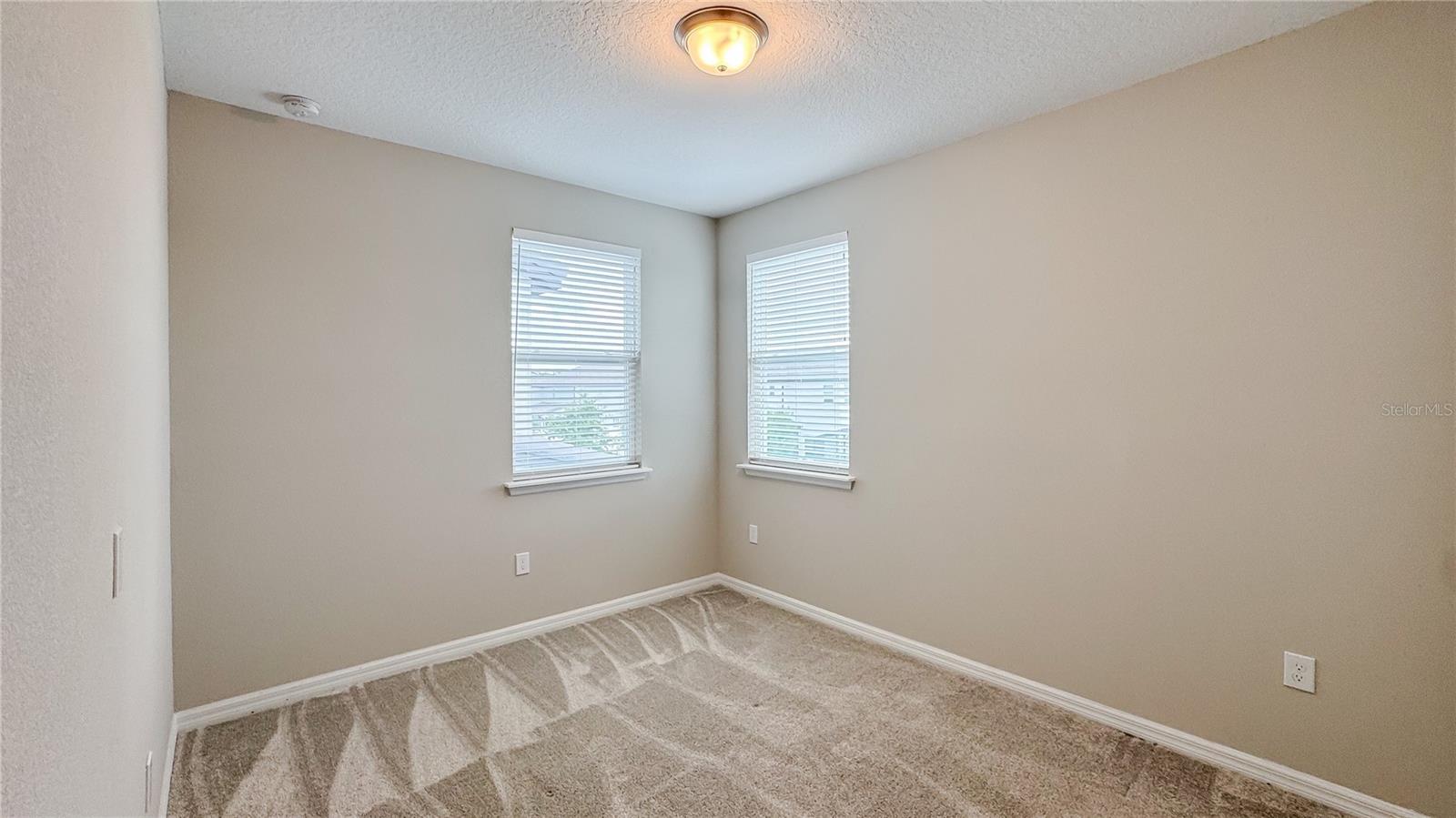 Image 18 of 29 For 9917 Summerlake Groves Street