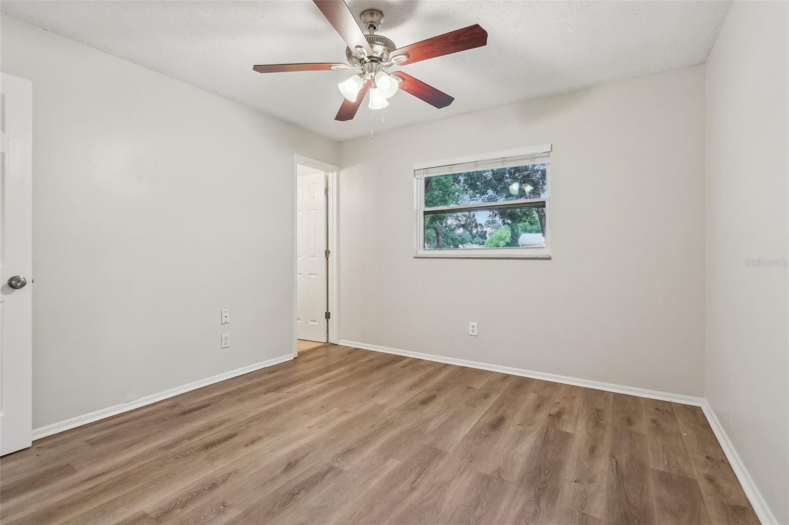 Image 19 of 29 For 384 Zinnia Drive