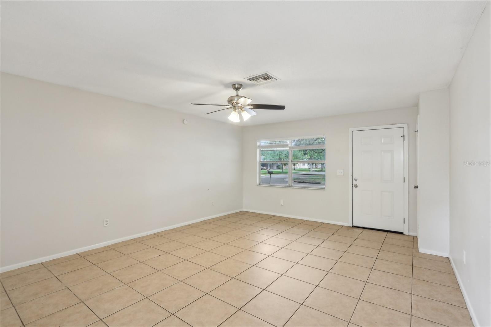 Image 4 of 29 For 384 Zinnia Drive