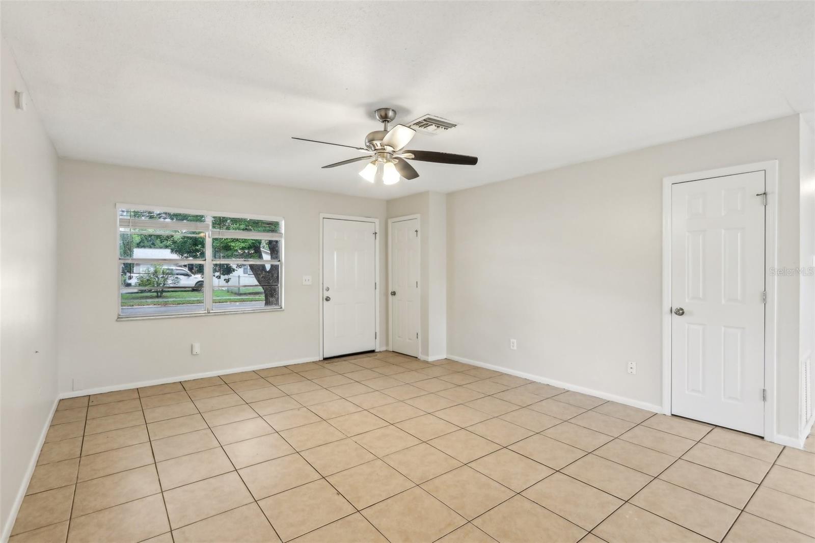 Image 5 of 29 For 384 Zinnia Drive