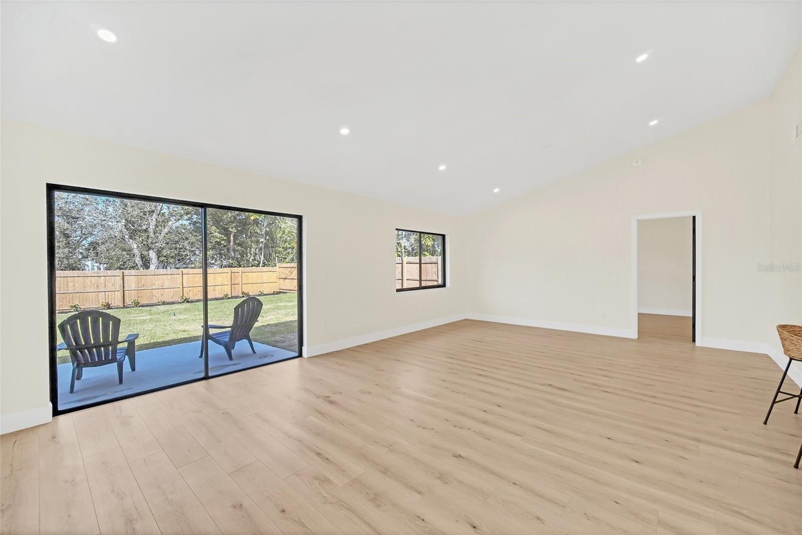 Image 12 of 50 For 8244 Limetree