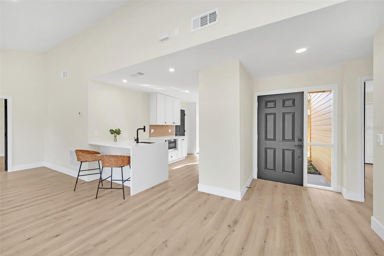 Image 14 of 50 For 8244 Limetree