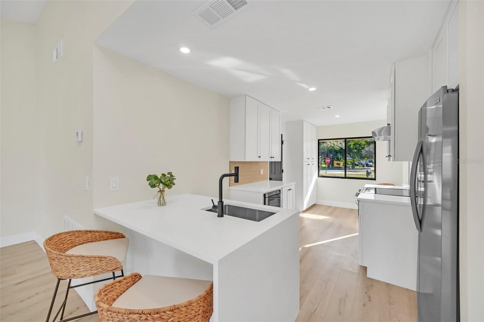 Image 20 of 50 For 8244 Limetree
