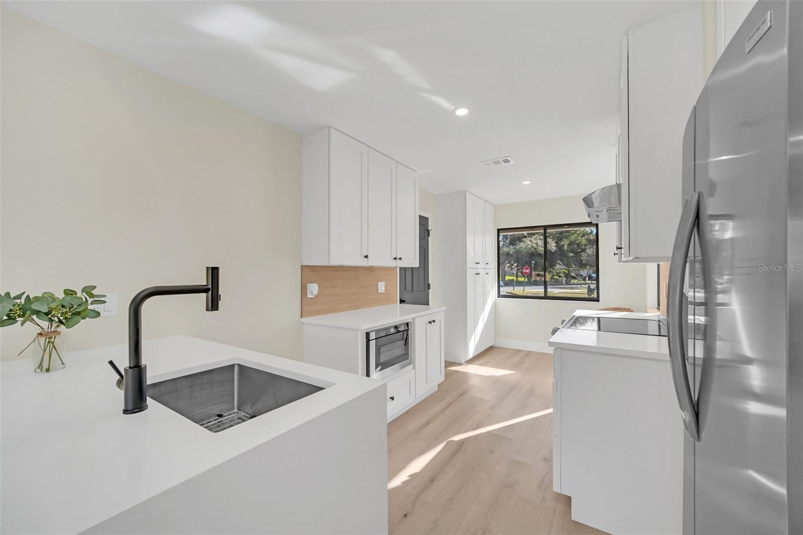 Image 21 of 50 For 8244 Limetree
