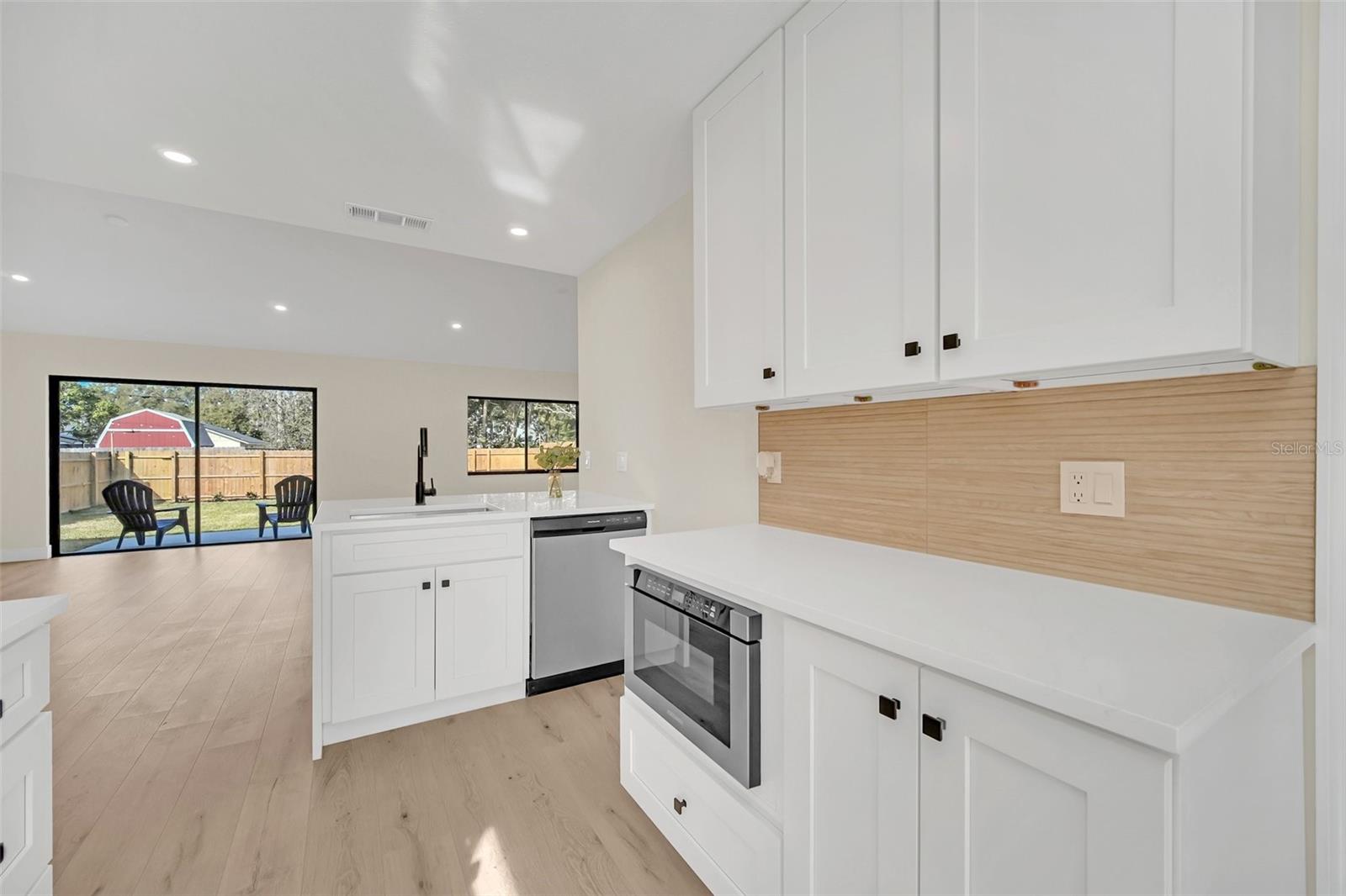 Image 26 of 50 For 8244 Limetree