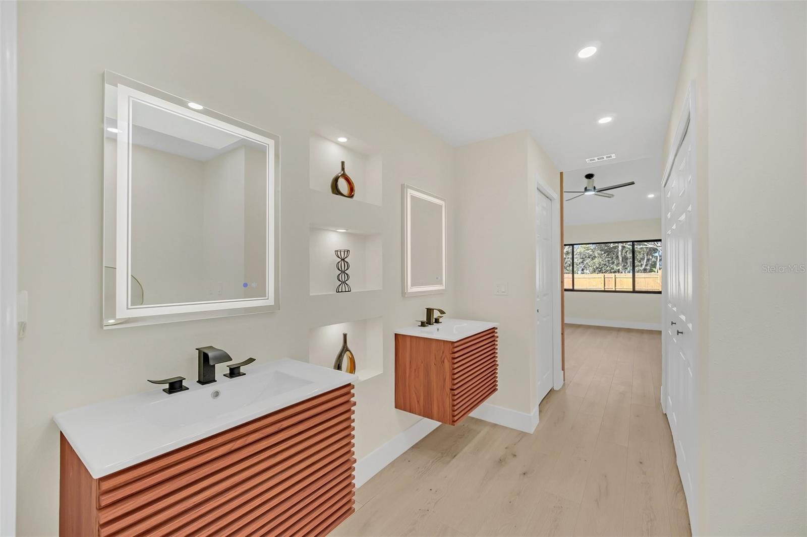 Image 31 of 50 For 8244 Limetree