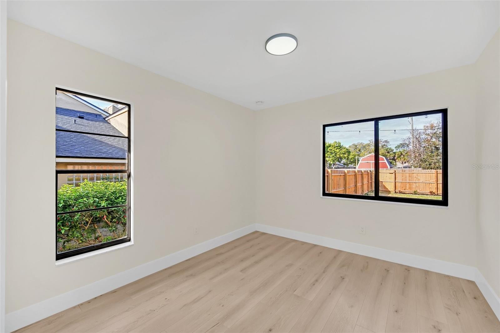 Image 33 of 50 For 8244 Limetree