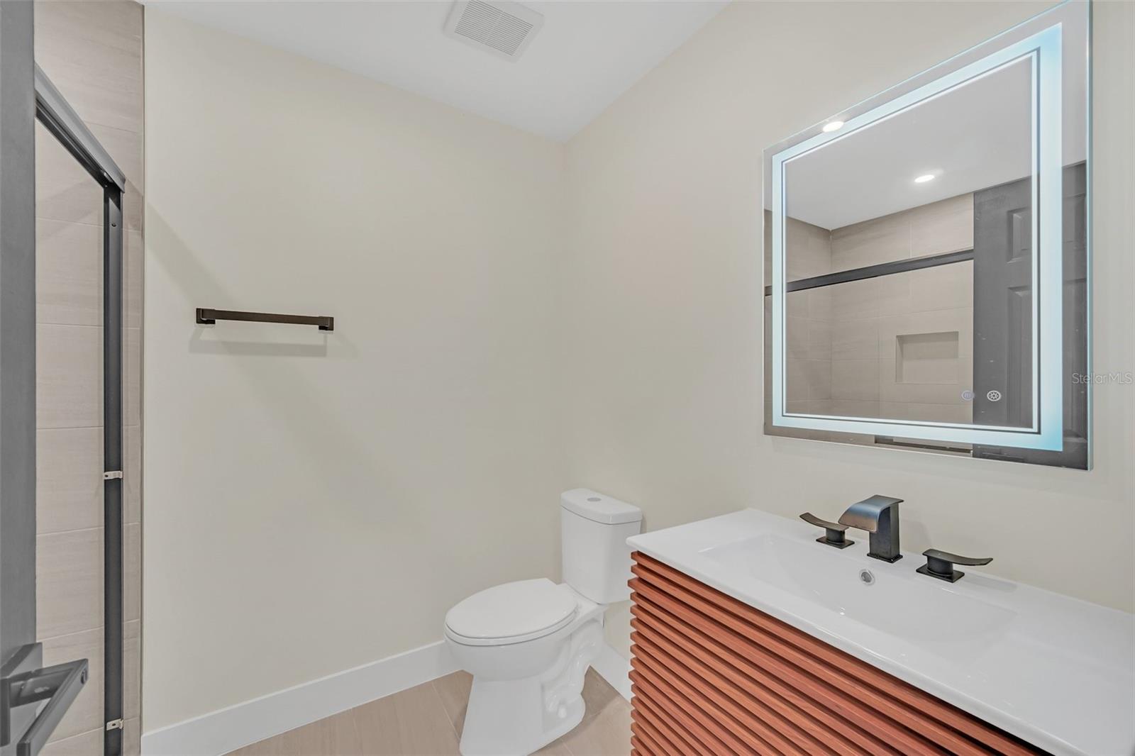 Image 34 of 50 For 8244 Limetree