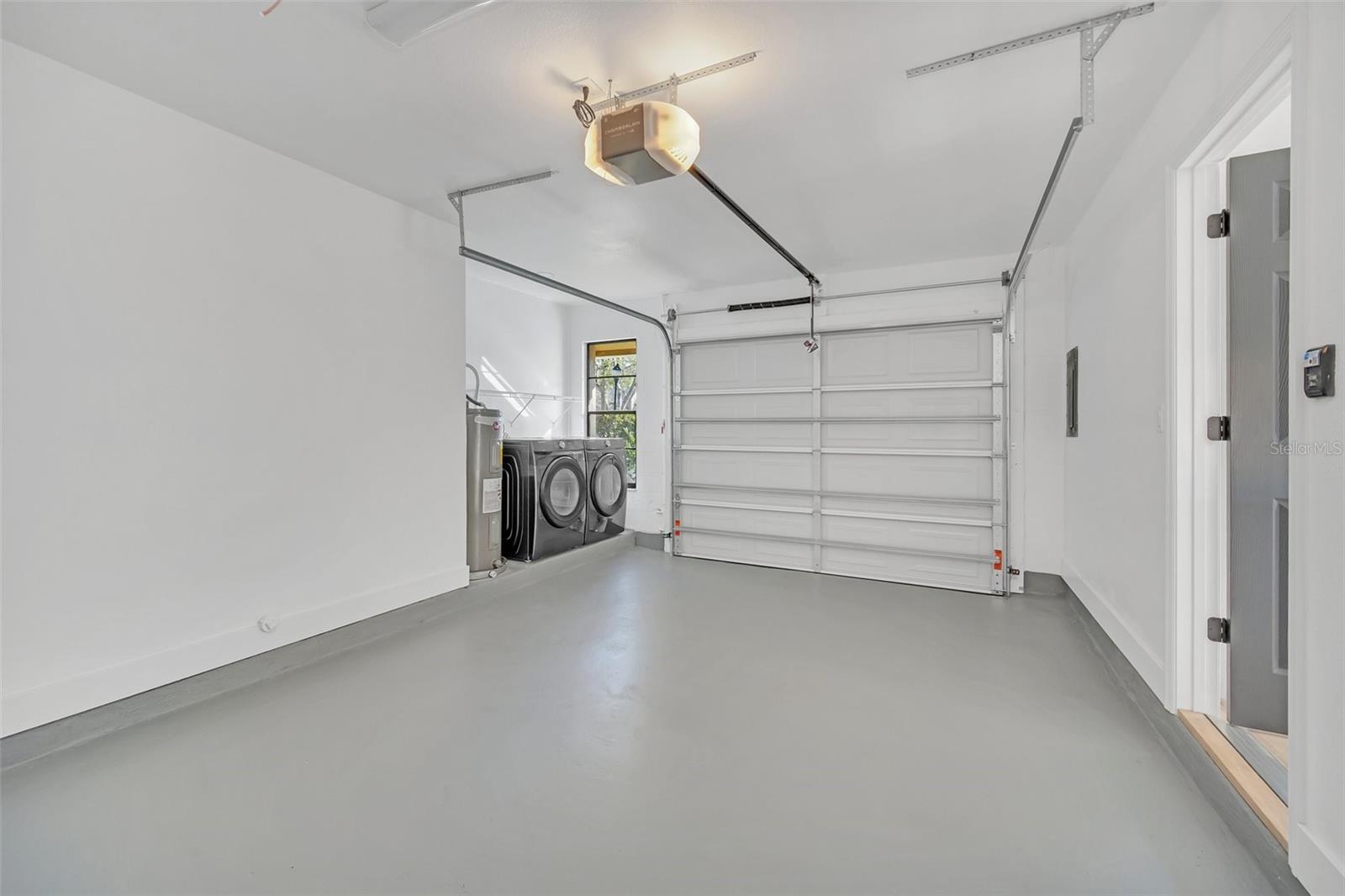 Image 37 of 50 For 8244 Limetree