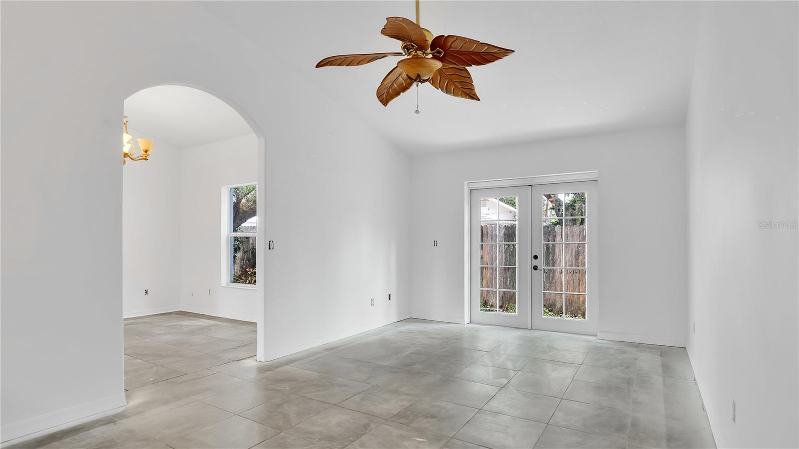 Image 3 of 36 For 5505 Magnolia Avenue
