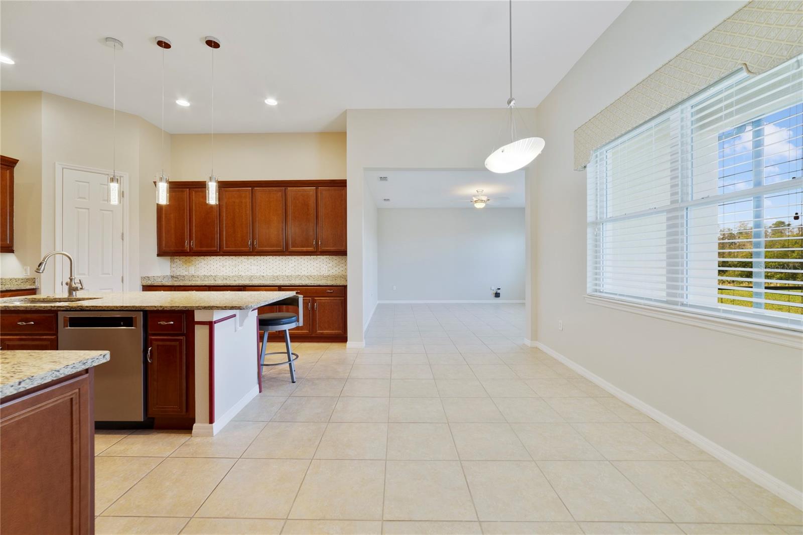 Image 11 of 34 For 801 San Raphael Street