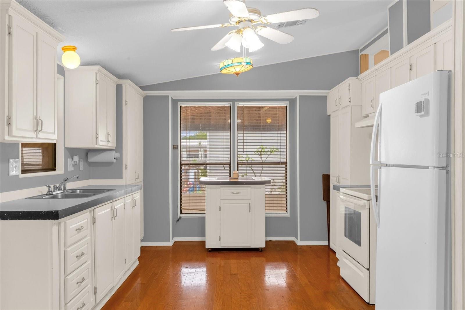 Image 11 of 32 For 17424 Rain Tree Court