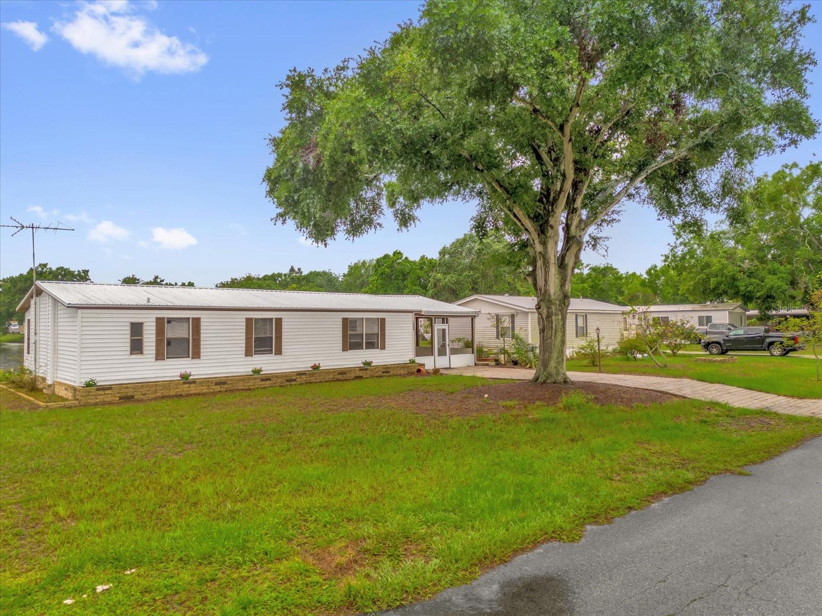 Image 27 of 32 For 17424 Rain Tree Court