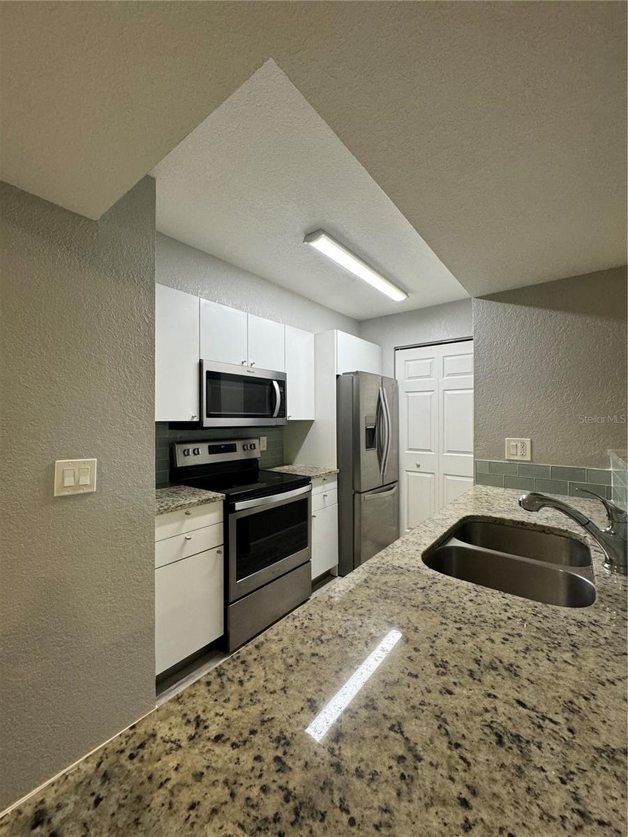 Image 4 of 8 For 3036 Parkway Boulevard 104