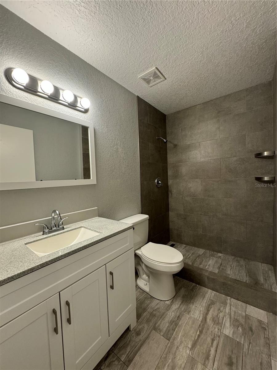 Image 6 of 8 For 3036 Parkway Boulevard 104
