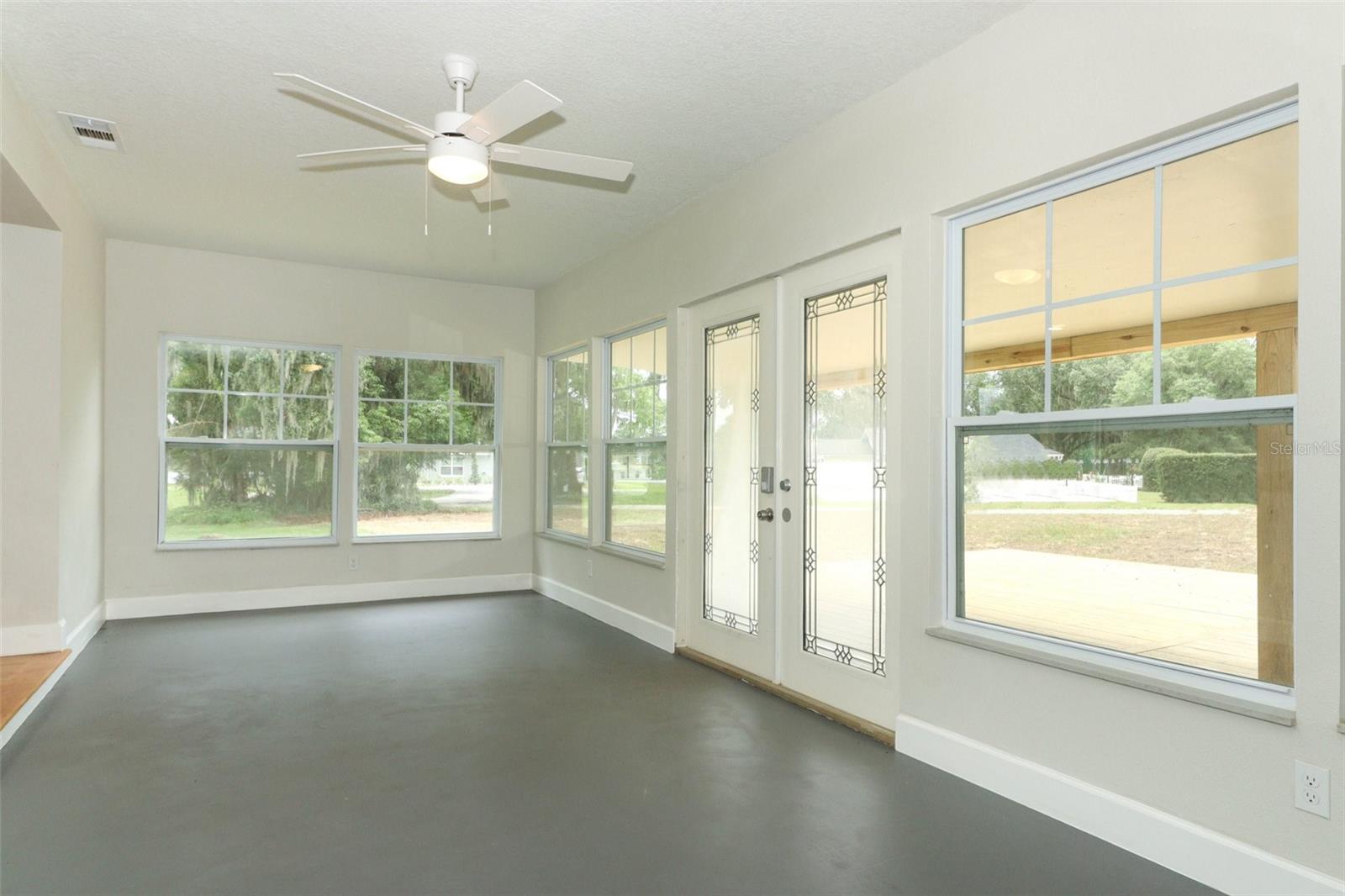 Image 13 of 73 For 656 Lake Charm Drive