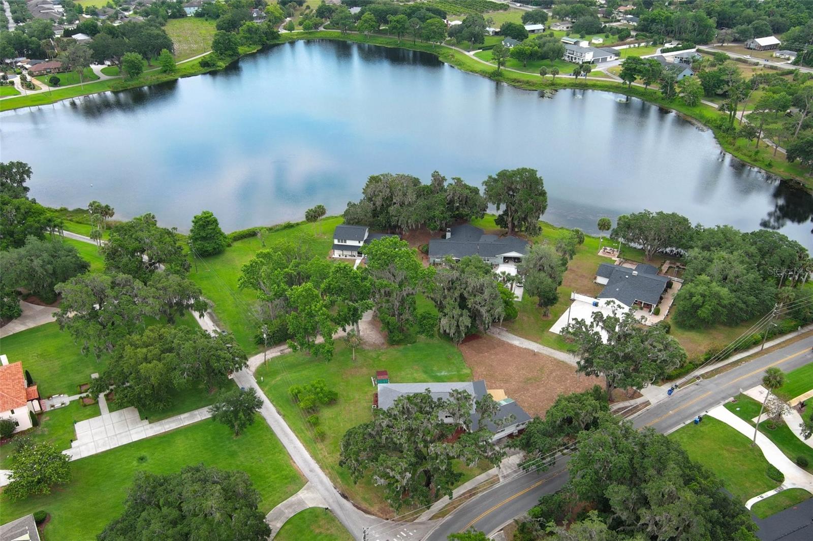 Image 60 of 73 For 656 Lake Charm Drive