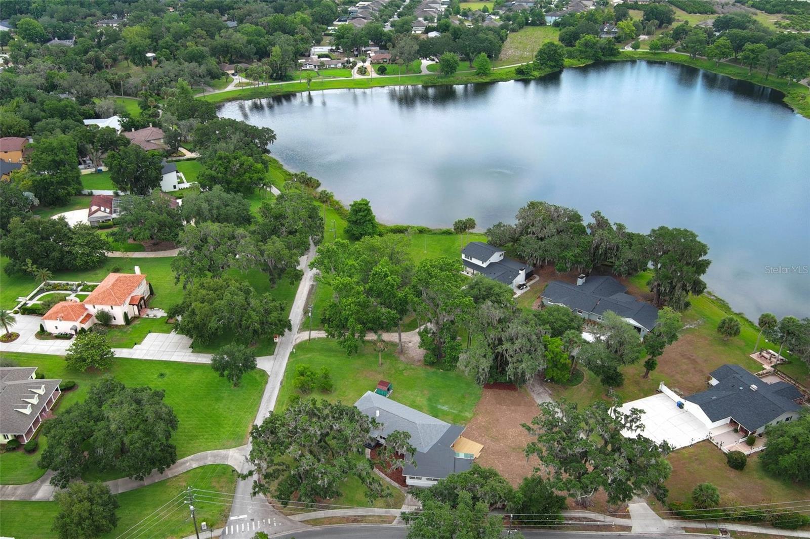 Image 62 of 73 For 656 Lake Charm Drive