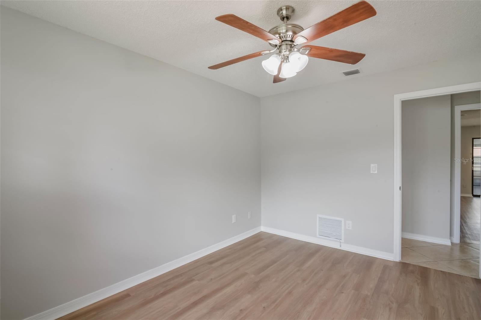 Image 43 of 78 For 1620 Texas Court