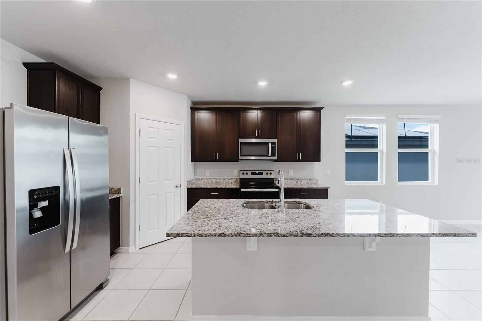 Image 10 of 39 For 856 Teton Street