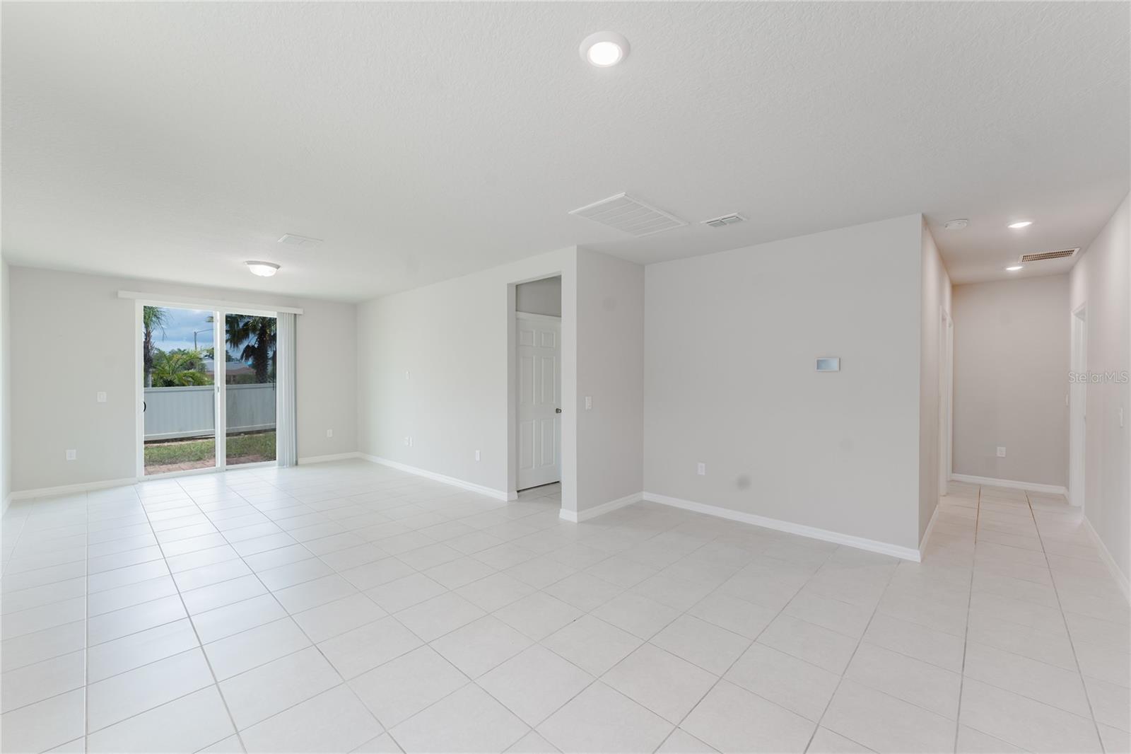Image 13 of 39 For 856 Teton Street
