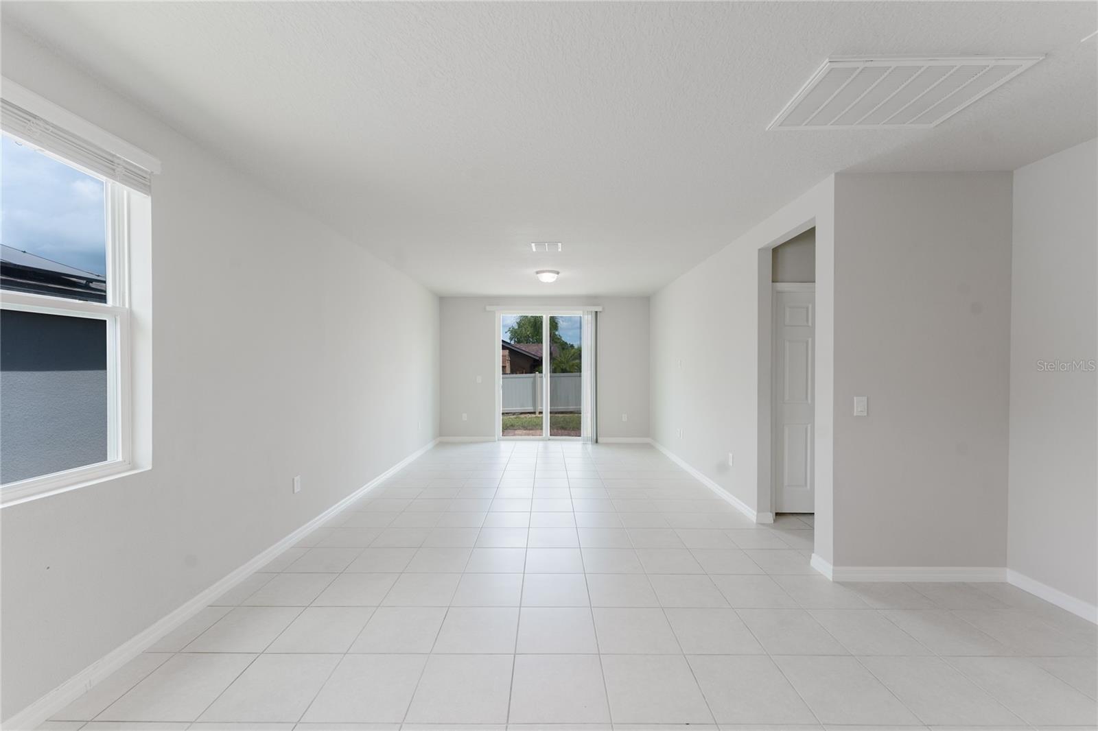 Image 15 of 39 For 856 Teton Street
