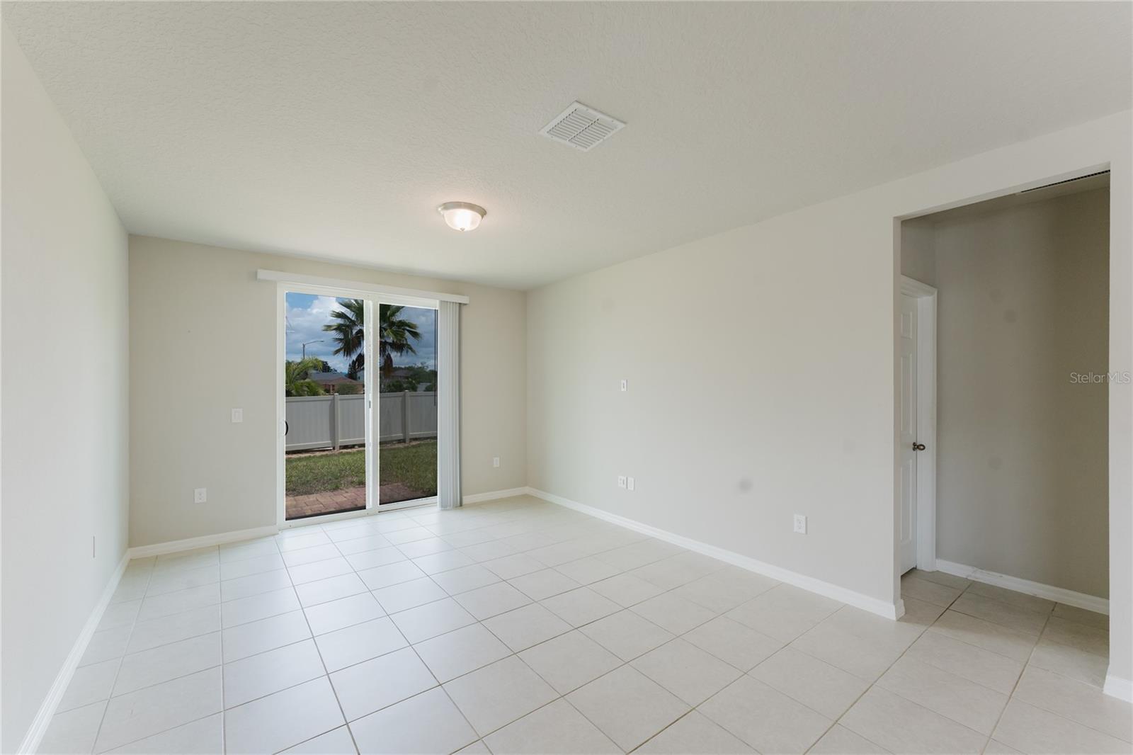 Image 16 of 39 For 856 Teton Street