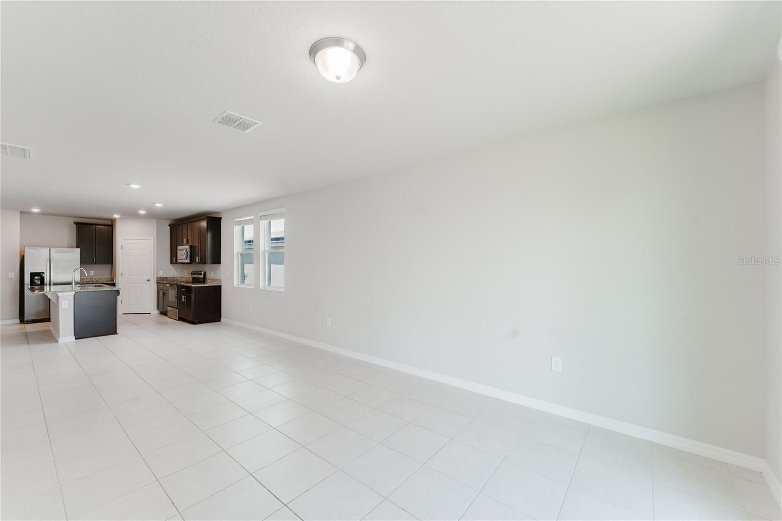 Image 17 of 39 For 856 Teton Street