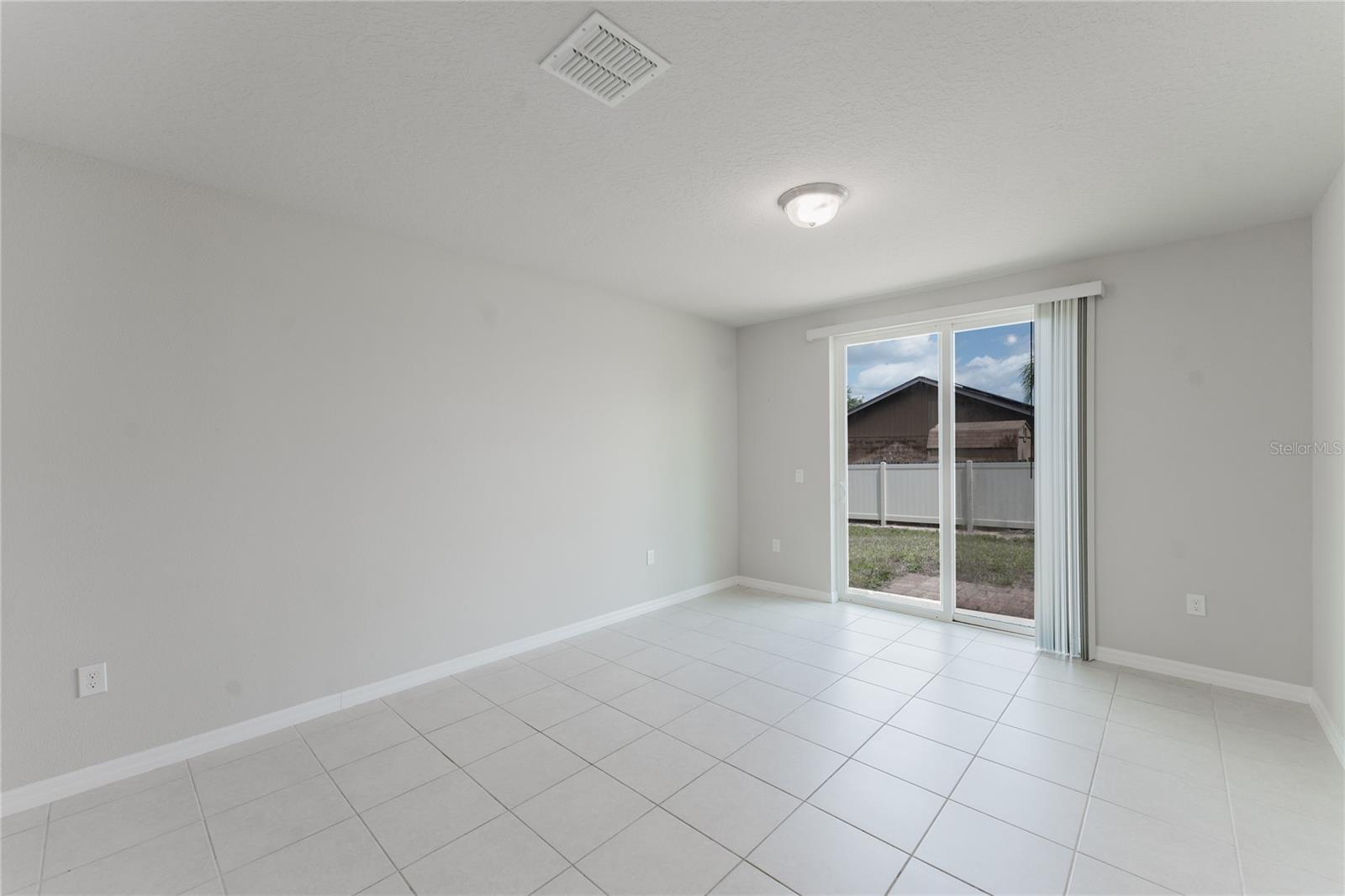 Image 18 of 39 For 856 Teton Street