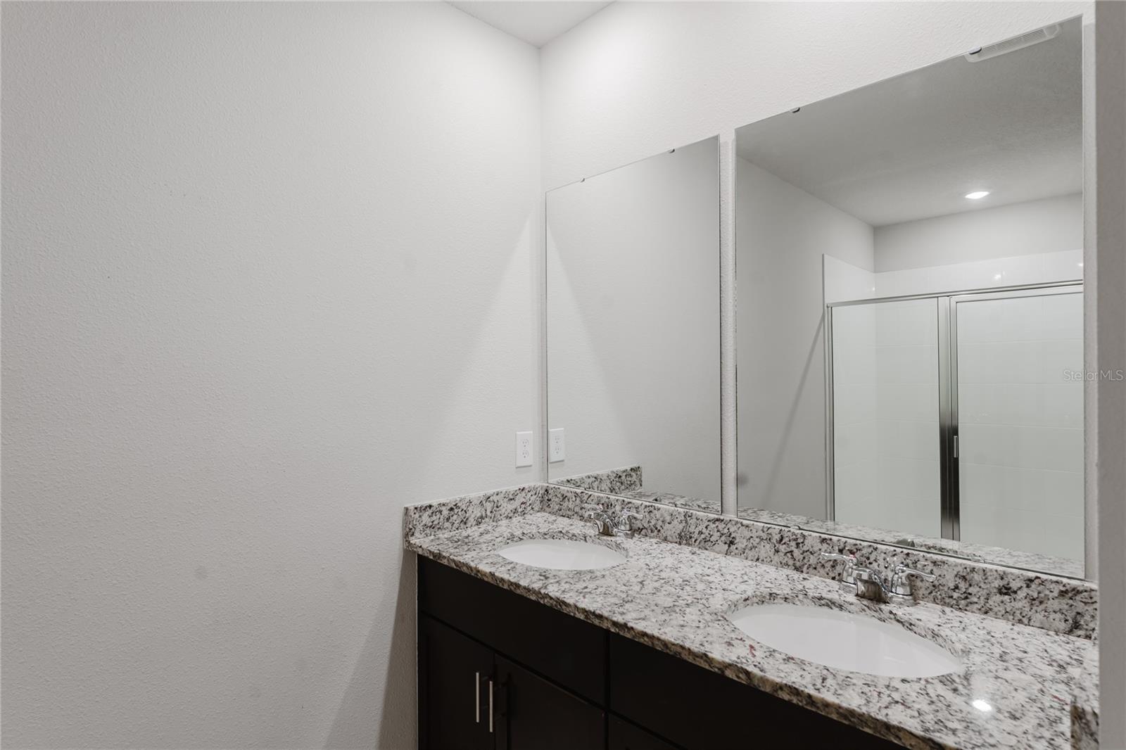 Image 24 of 39 For 856 Teton Street