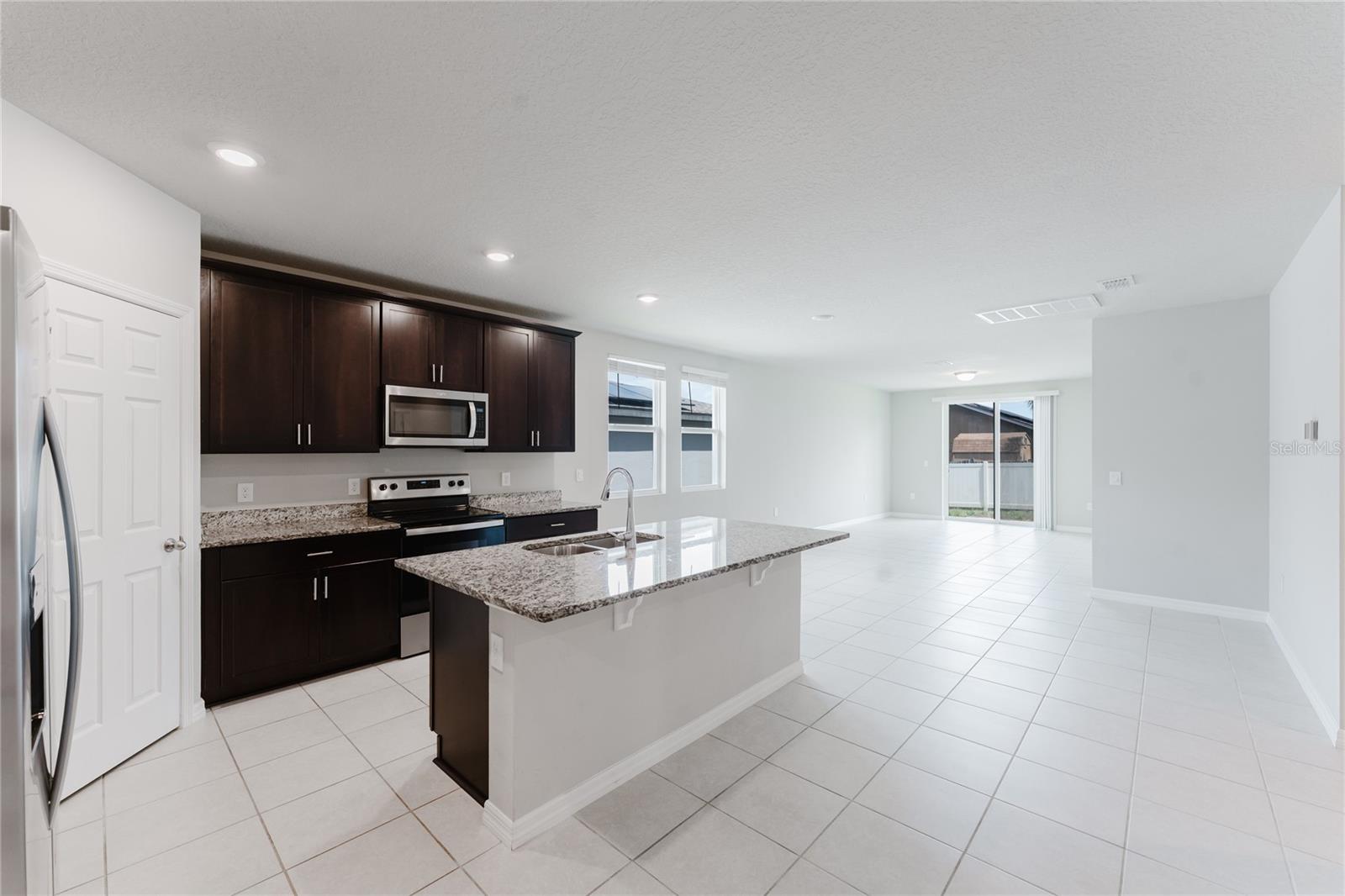 Image 3 of 39 For 856 Teton Street