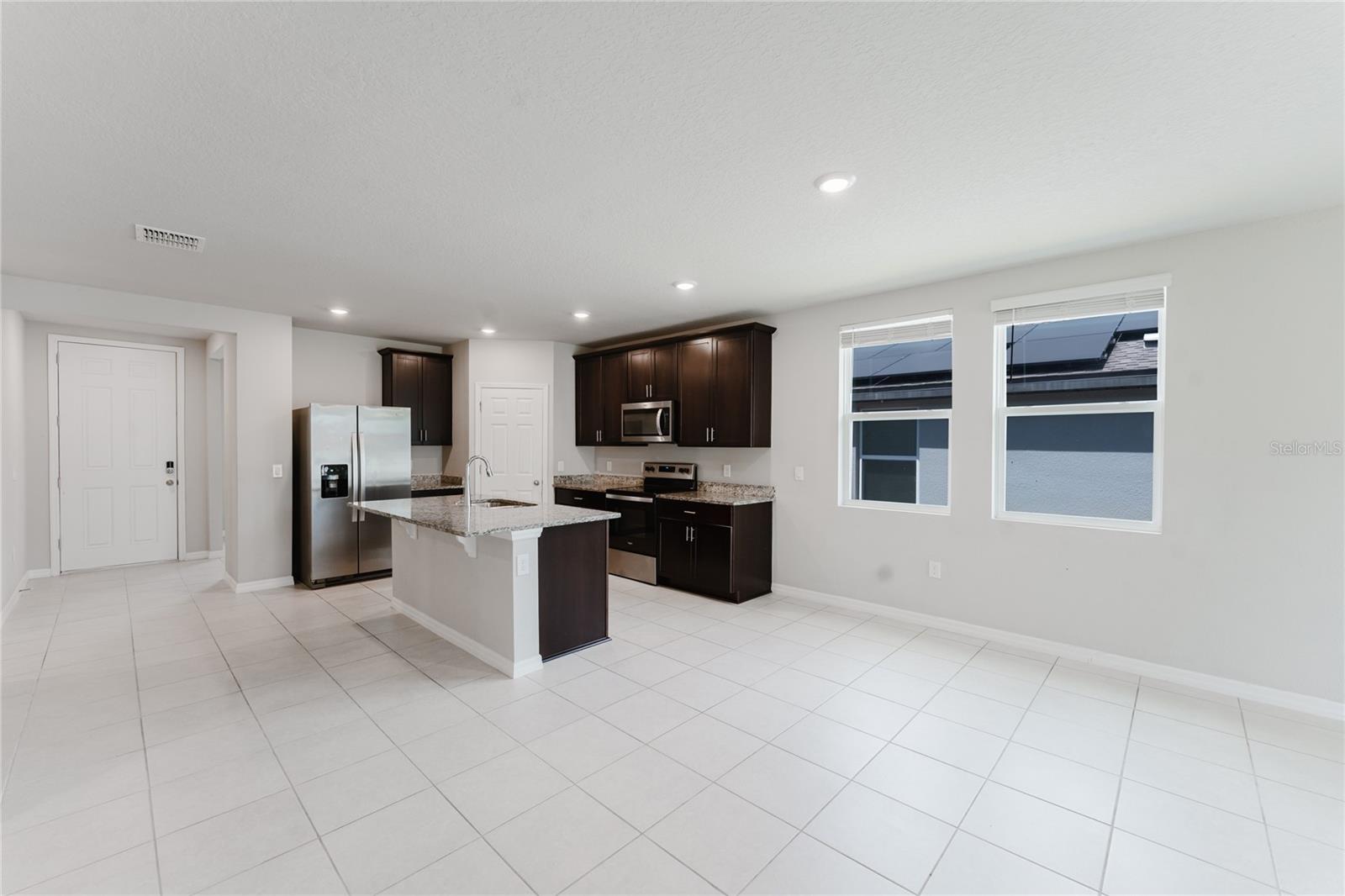 Image 9 of 39 For 856 Teton Street