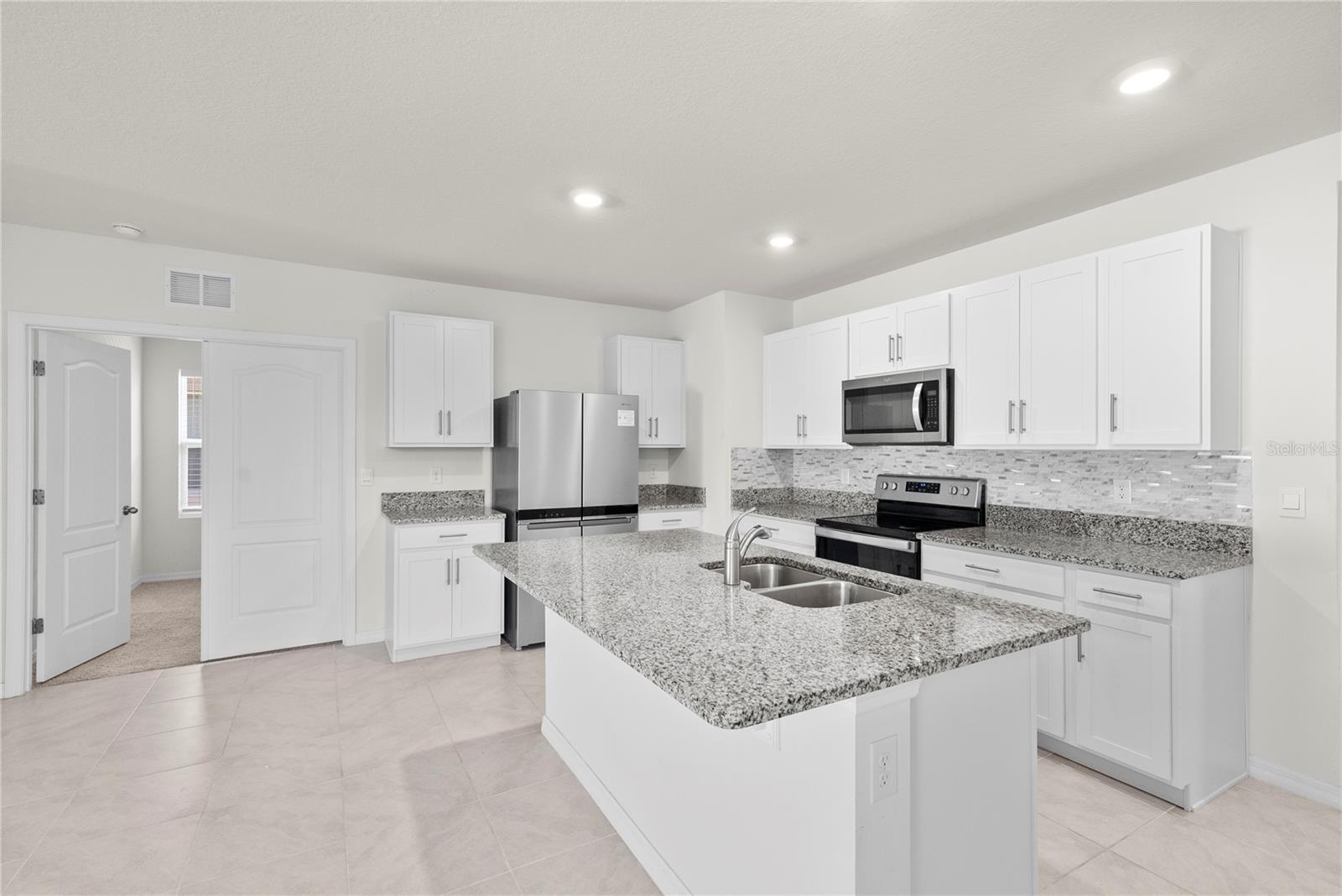 Image 17 of 30 For 280 Caryota Court