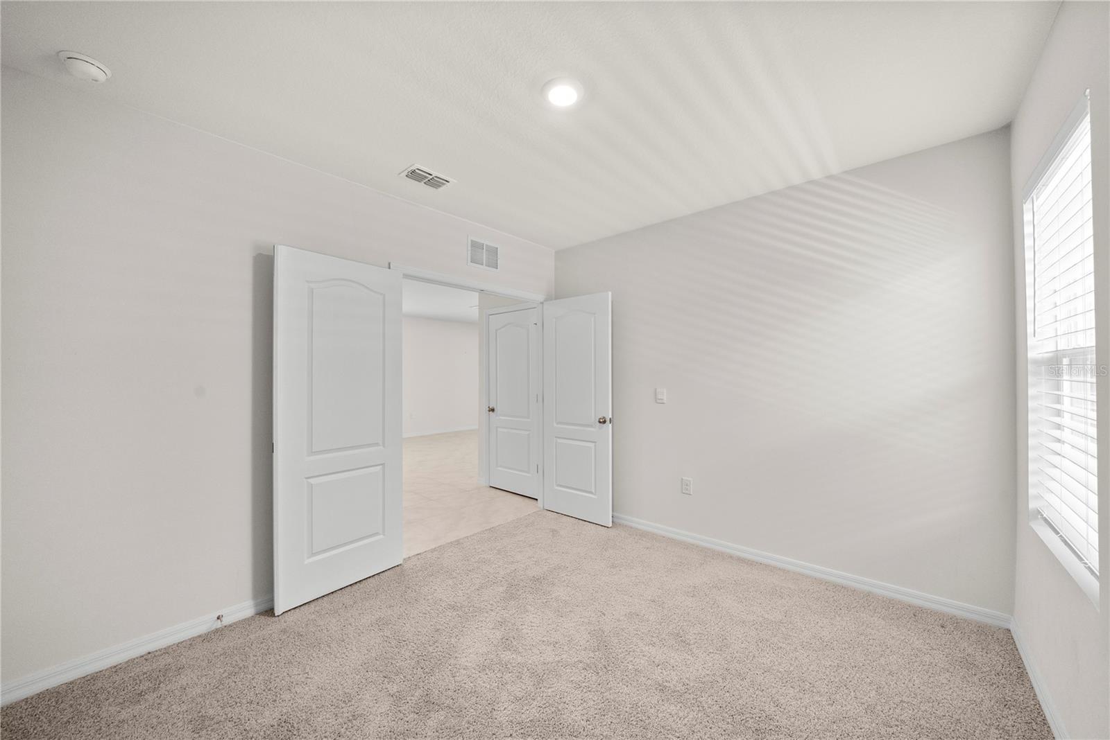 Image 21 of 30 For 280 Caryota Court