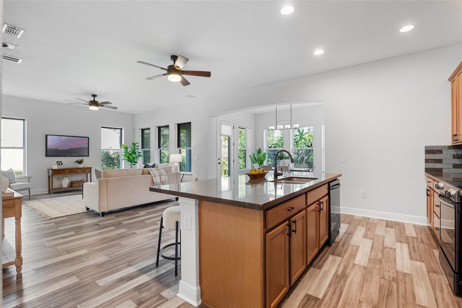 Image 18 of 69 For 8692 Tavistock Lakes Boulevard