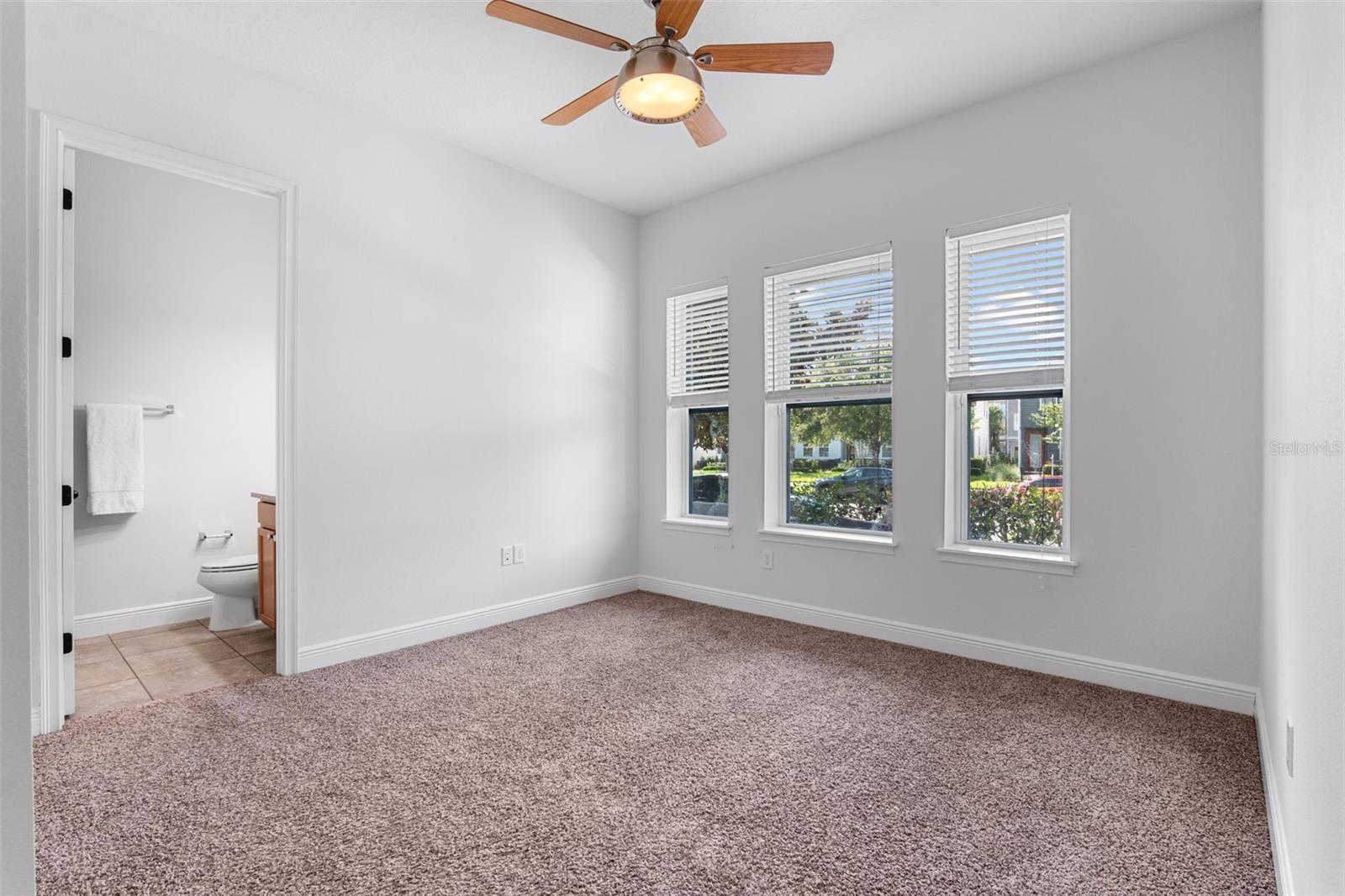 Image 41 of 69 For 8692 Tavistock Lakes Boulevard