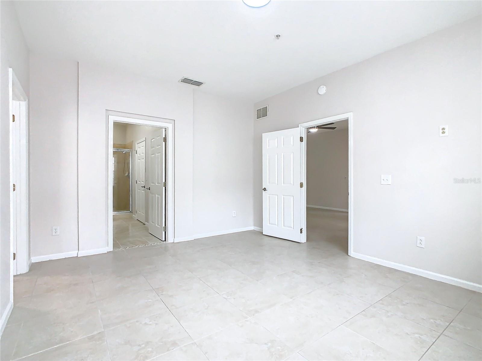 Image 24 of 72 For 3000 Laurel Park Lane 202
