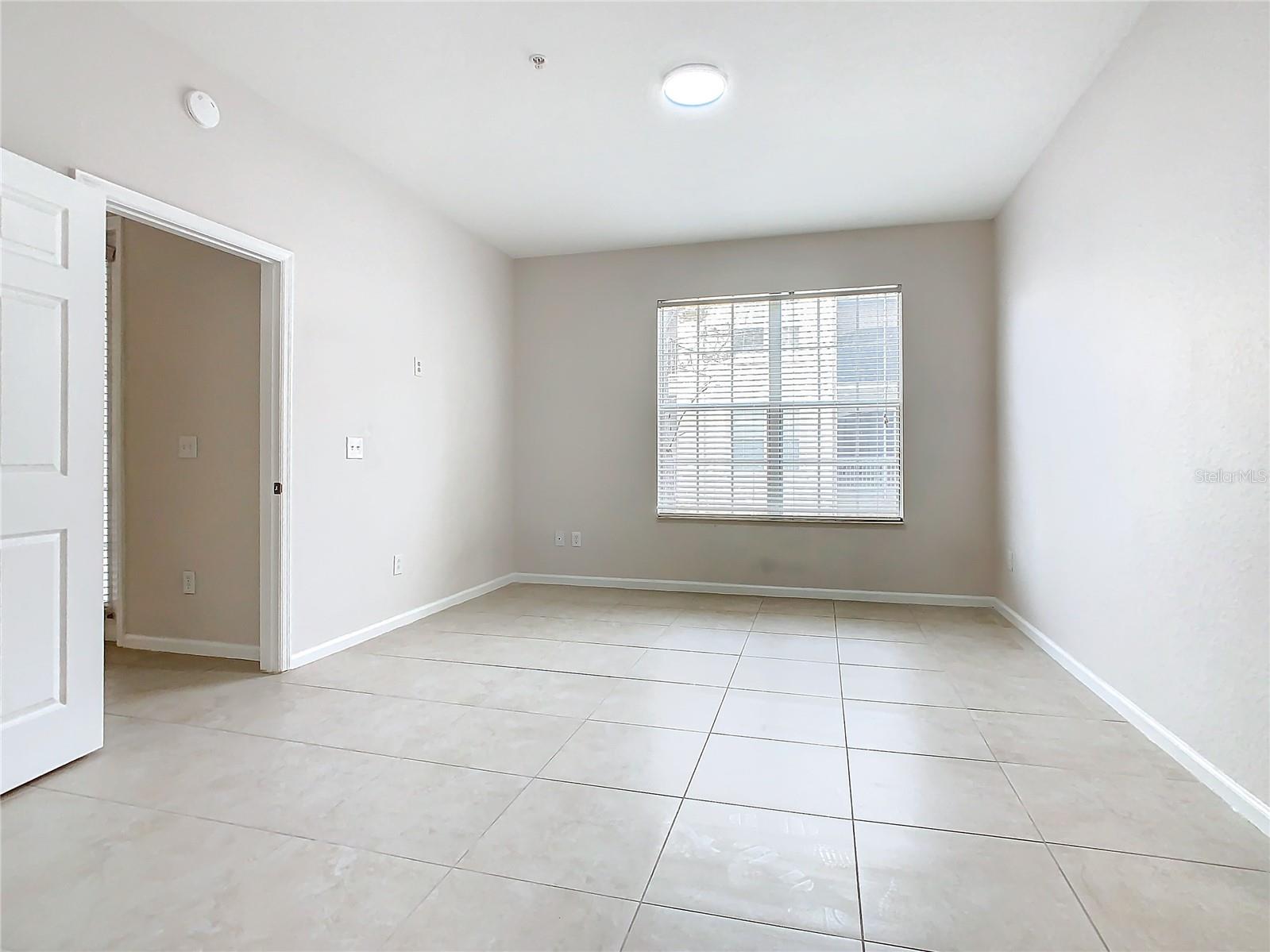 Image 26 of 72 For 3000 Laurel Park Lane 202