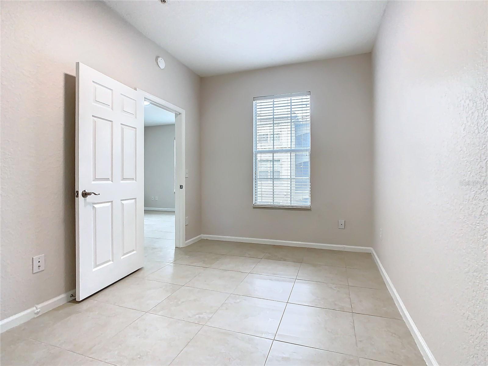 Image 33 of 72 For 3000 Laurel Park Lane 202