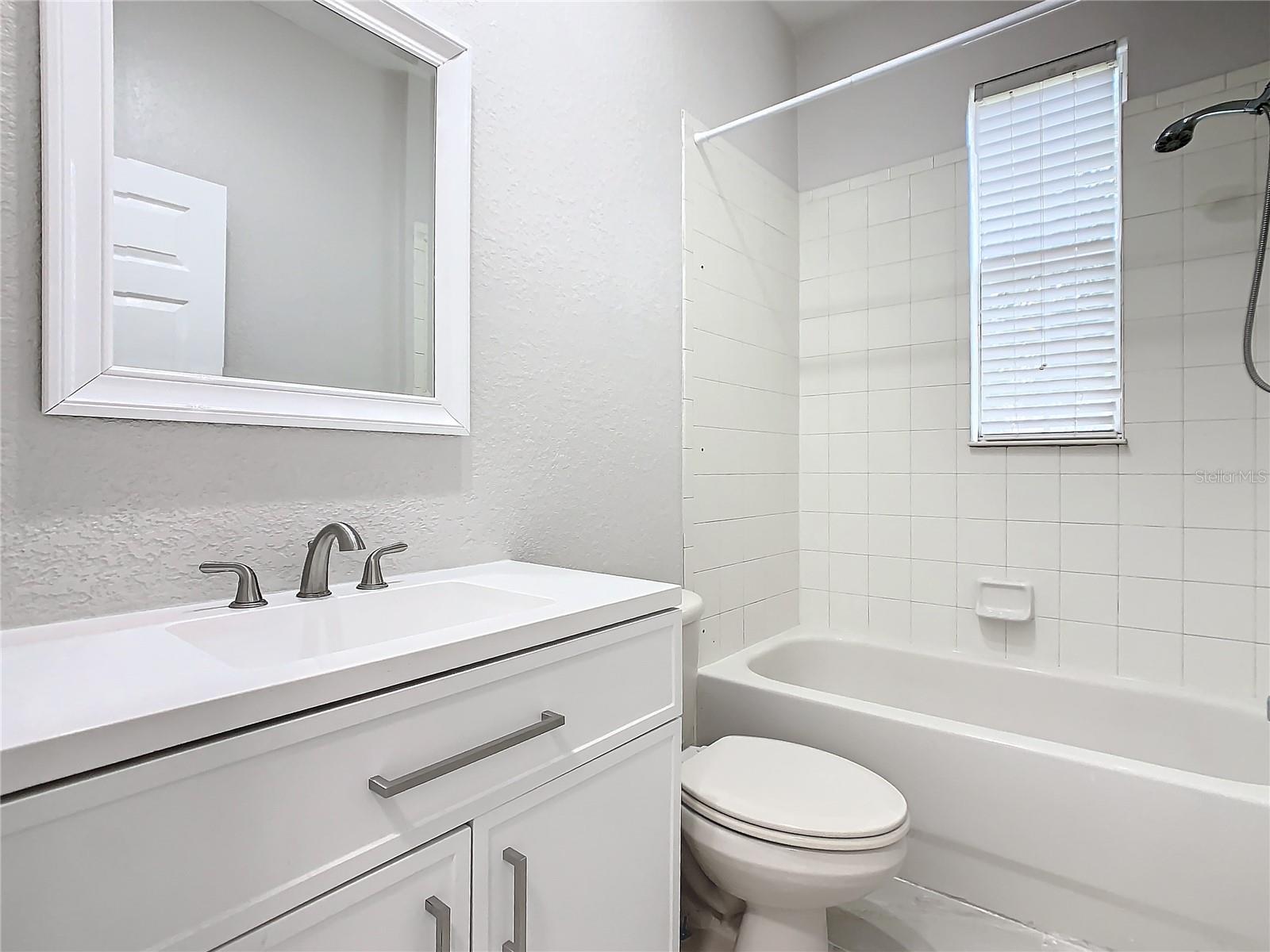 Image 36 of 72 For 3000 Laurel Park Lane 202