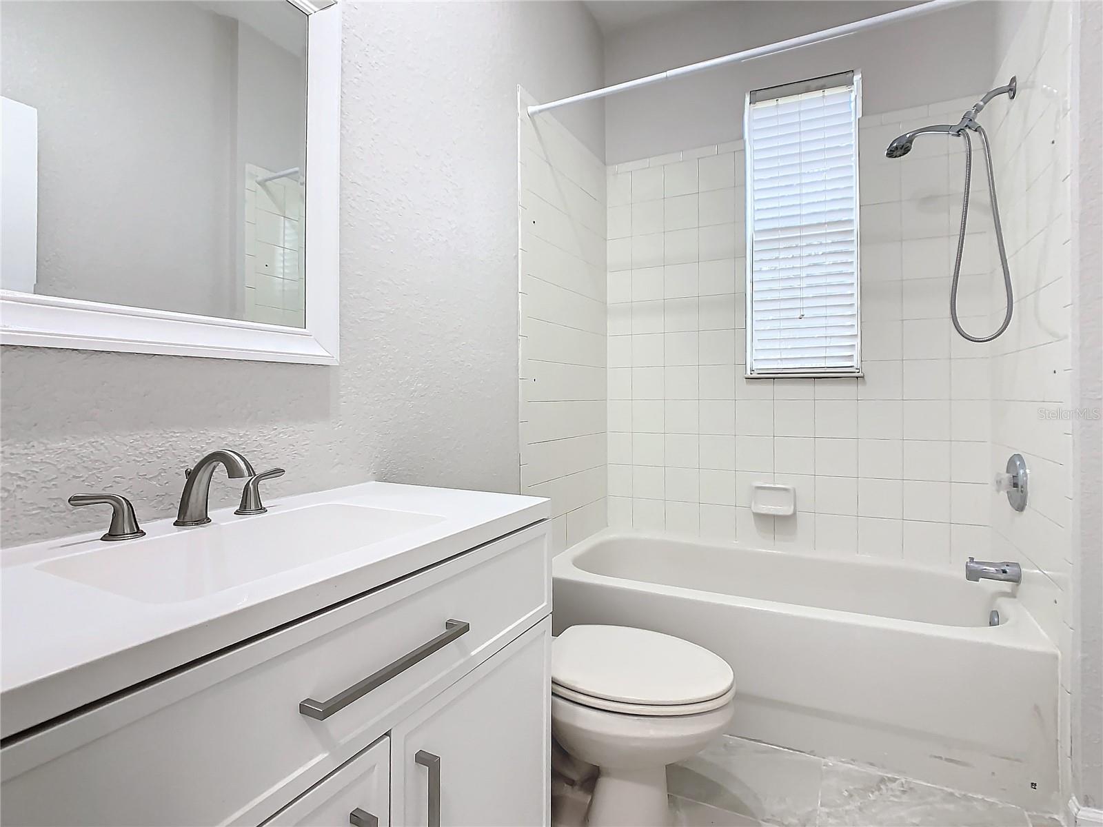 Image 37 of 72 For 3000 Laurel Park Lane 202