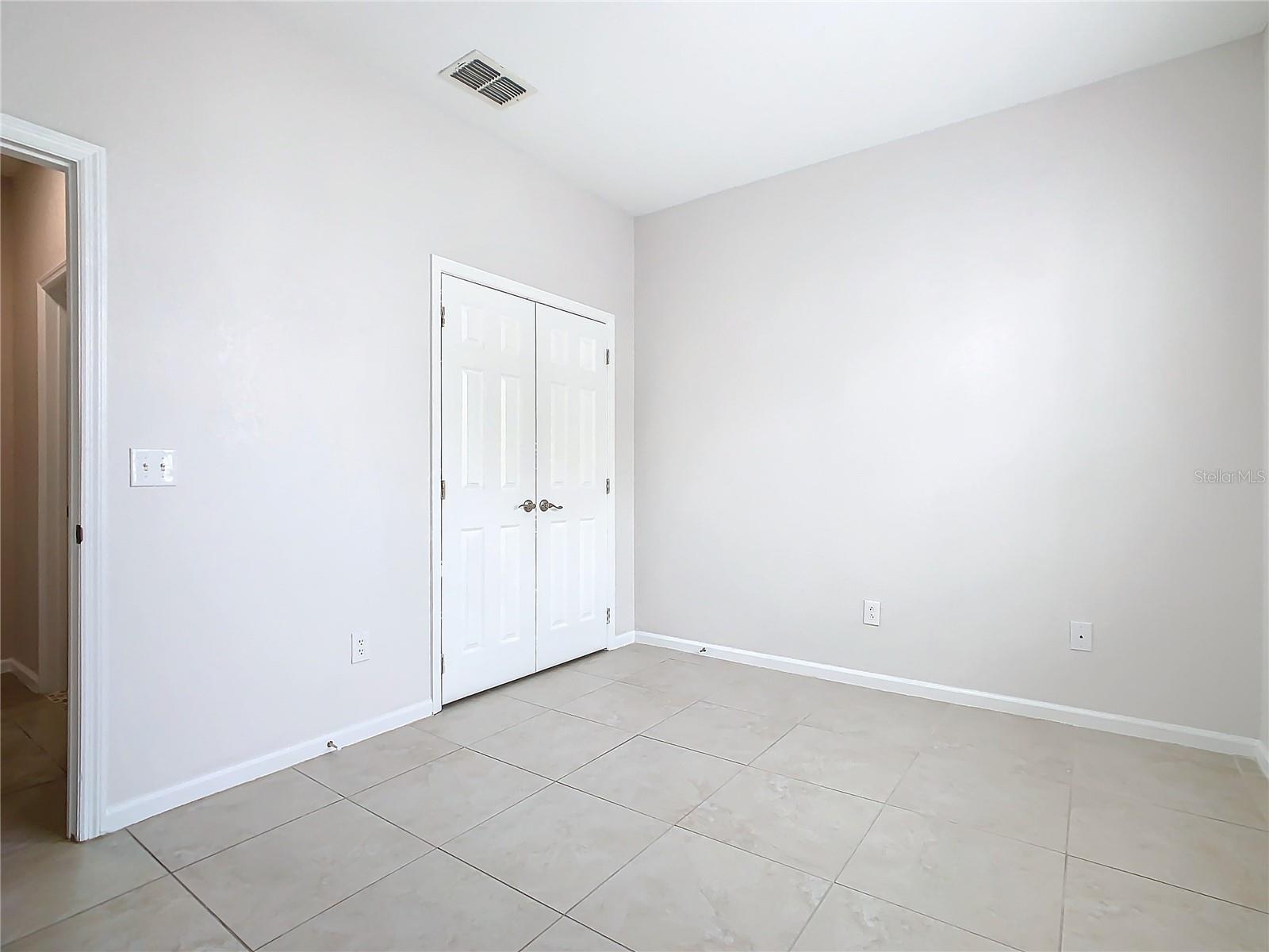 Image 43 of 72 For 3000 Laurel Park Lane 202