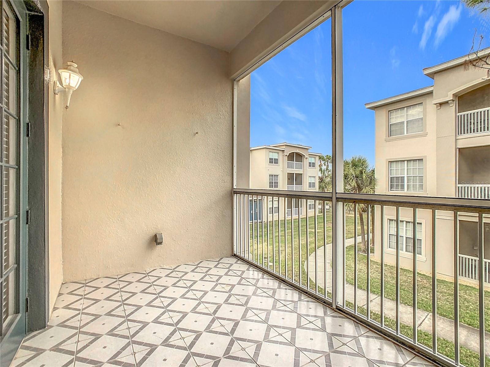 Image 46 of 72 For 3000 Laurel Park Lane 202